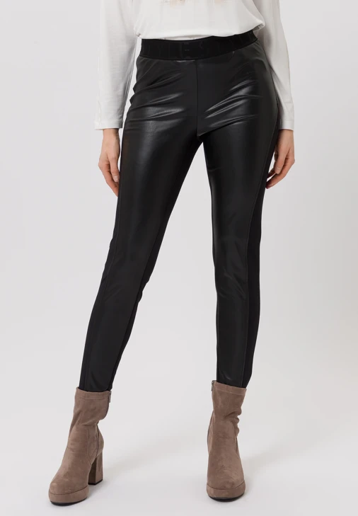 TUZZI ESSENTIALS dámske nohavice čierne predné časti nohavíc koženka
